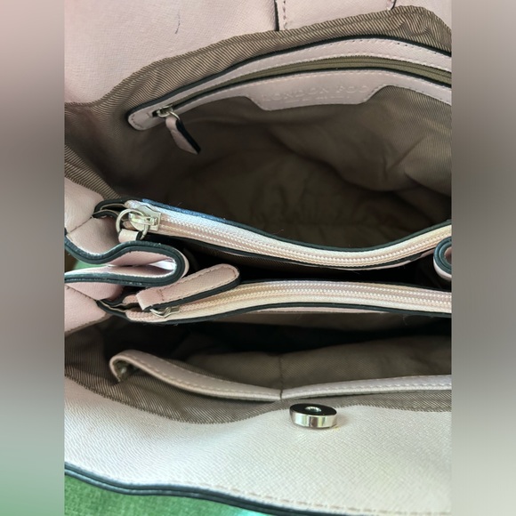 London Fog pink purse with multiple compartments. - Picture 8 of 9